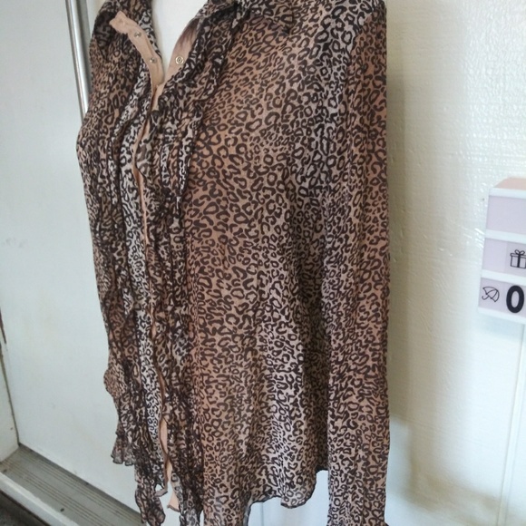 Animal Print Ruffled Blouse - Picture 3 of 8